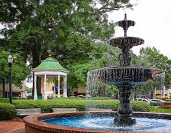 An Image of the Fountain located in the Marietta Georgia Historic Town Square.